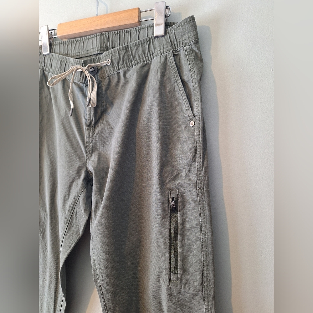Vuori Women's Ripstop Pants Olive Green - M - Picture 10 of 16